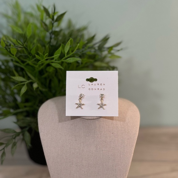 Lauren Conrad Gold Starfish Earrings - Picture 6 of 7